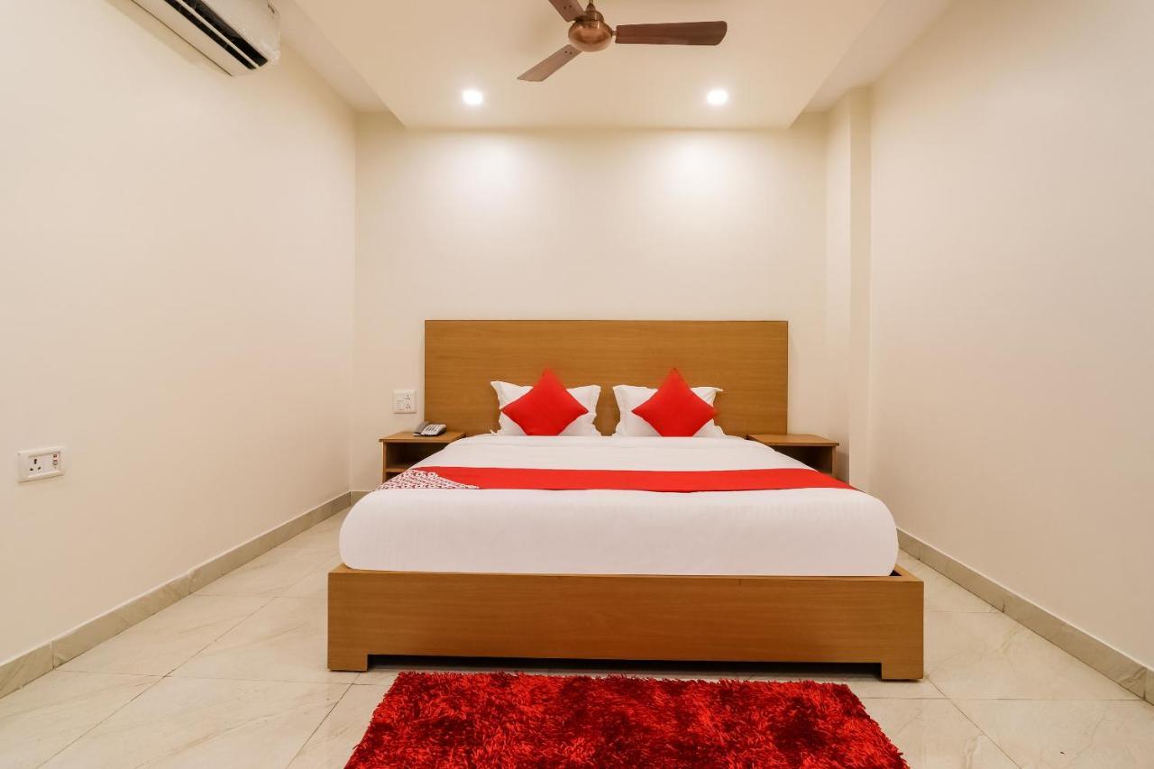 Oyo 61050 S S K Continental Hotel Juhi Bari Exterior photo