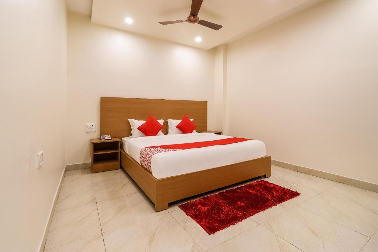 Oyo 61050 S S K Continental Hotel Juhi Bari Exterior photo